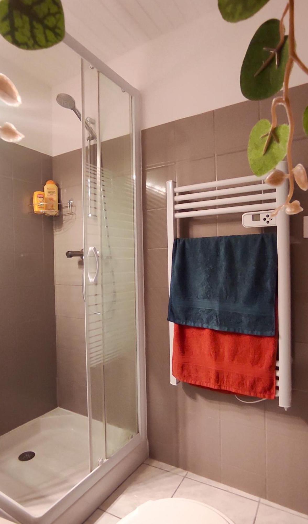 Chambre Independante Avec Salle De Bain Privee Montpezat-sous-Bauzon Экстерьер фото